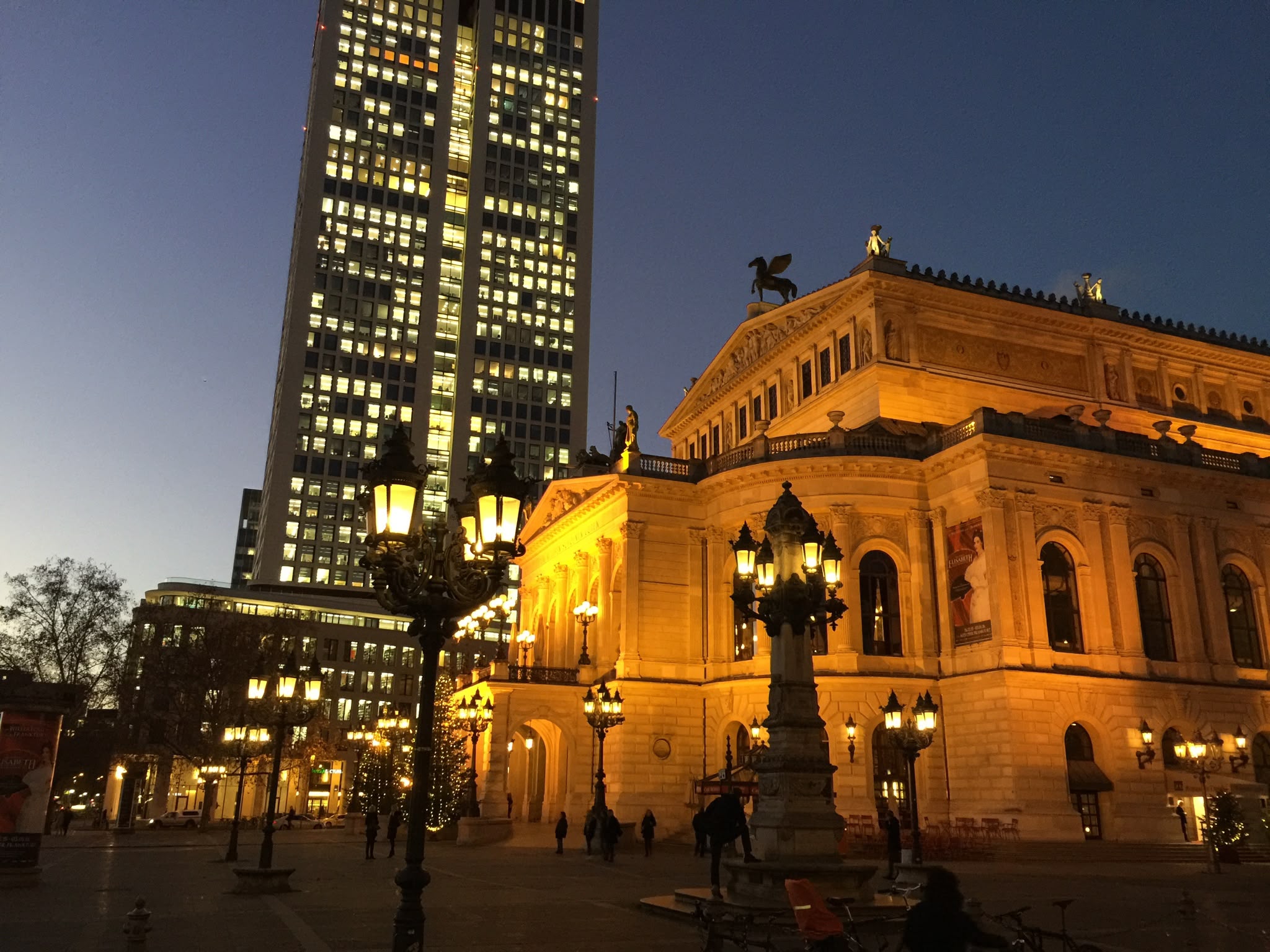 Von der Alten Oper zum Bankenviertel
